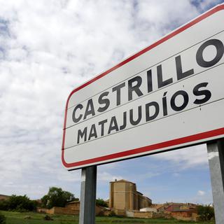 Le nom du village, "Castrillo Matajudios", signifie "Castrillo Tuez les juifs". [Cesar Manso]