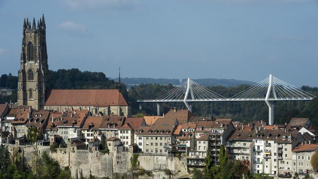 Le pont de la Poya, nouveau symbole de la ville de Fribourg. [Jean-Christophe Bott]