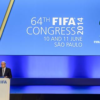 Le foot, une "entreprise" qui provoque parfois des "controverses", a dit Sepp Blatter. [Fabrice Coffrini]