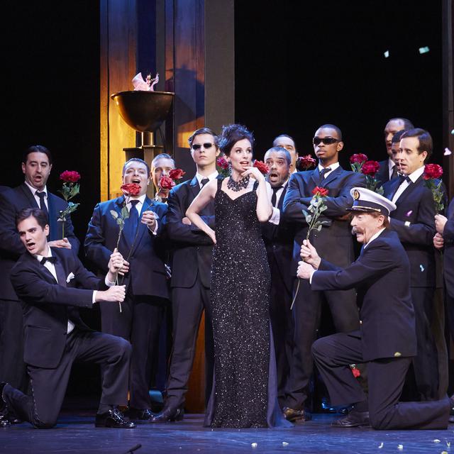 La soprano Brigitte Hool inteprète le rôle-titre de l'opérette en 3 actes "La Veuve Joyeuse". [opera-lausanne.ch - M. Vanappelghem]