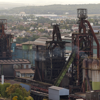Florange, en Moselle, est dominée par le site sidérurgique d'ArcelorMittal. [AFP - Jean-Christophe Verhaegen]
