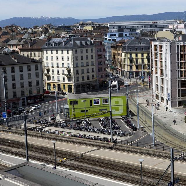 A l'instar de Genève, près de la moitié des logements des grandes villes de Suisse sont  occupés par une seule personne. [Keystone - Salvatore Di Nolfi]