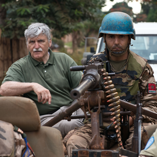 Roméo Dallaire en convoi de l’ONU [Peter Raymont et Patrick Reed]