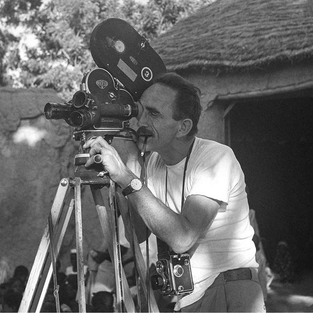Jacques Thévoz en tournage au Cameroun pour la TSR, en 1961. [Archives du Futur Antérieur]