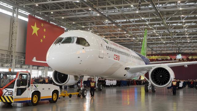 La Chine a dévoilé le C919 à Shanghai.