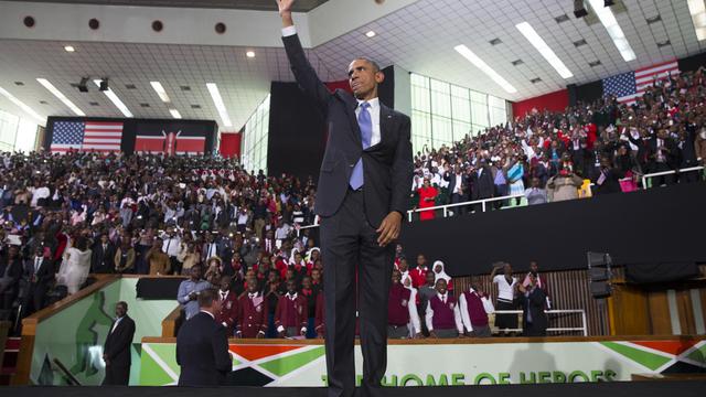 Barack Obama s’adresse à la nation kényane dans un stade de Nairobi. [AP Photo/Keystone - Evan Vucci]