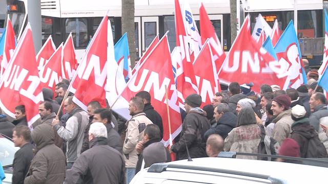 Les maçons genevois sont de nouveau descendus dans la rue ce jeudi.