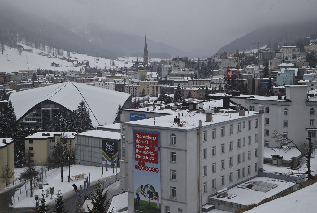 Davos a accueilli près de 40'000 personnes durant le WEF. [Keystone - Michel Euler - AP Photo]