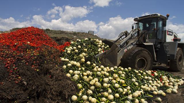 La moitié des aliments jetés sont encore comestibles, selon l'étude. [Reuters - Francisco Bonilla]