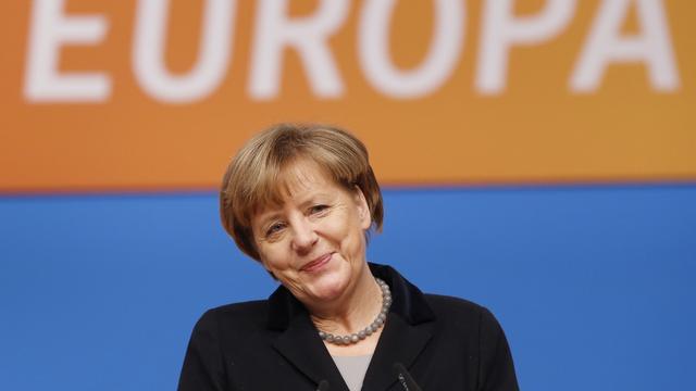 Angela Merkel s'exprime devant le congrès de son parti, la CDU, le 14 décembre 2015 à Karlsruhe.