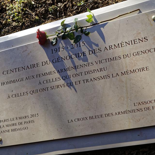 Plaque commémorative du génocide arménien, inaugurée à Paris le 8 mars 2015. [Citizenside / AFP - Bernard Ménigault]