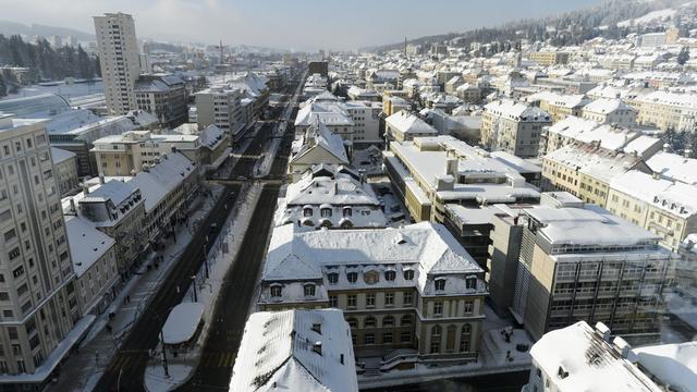 Les habitants de la Chaux-de-Fonds ne pourront plus aller déposer leur neige gratuitement. [Laurent Gillieron]