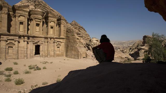Un Bédouin devant le site de Petra [Steve Crisp]