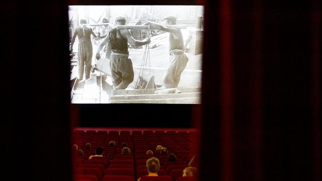 La salle du Capitole à Lausanne a résisté à la tendance à la concentration des cinémas dans de grand multiplexes. [Jean-Christophe Bott]