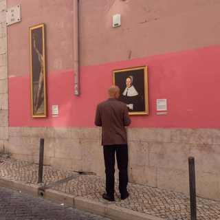 Des copies de tableaux sont exposées dans les rues de Lisbonne. [Museu Nacional de Arte Antiga/Facebook]