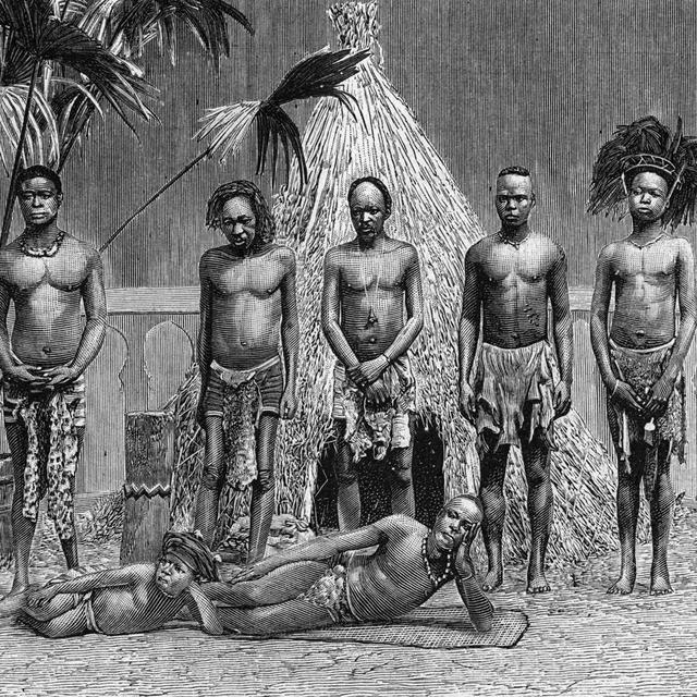 Groupe des hommes de la troupe des Angolais exposés a Paris pendant l'Exposition Universelle de 1889 (Zoo humain). [AFP - bianchetti]