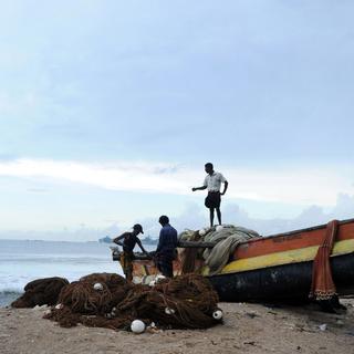 Pierre Pringiers s'est investi dans la reconstruction des bateaux de pêches décimés. [AFP - Ishara S. Kodikara]