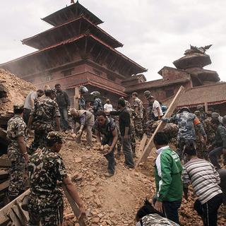 Un puissant séisme, suivi de plusieurs répliques, a fait des milliers de morts au Népal en avril 2015. [CARL WHETHAM]