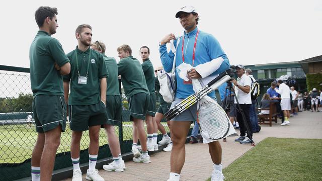 Rafael Nadal à l'entraînement avant le début du tournoi de Wimbledon. [AFP - Justin Tallis]