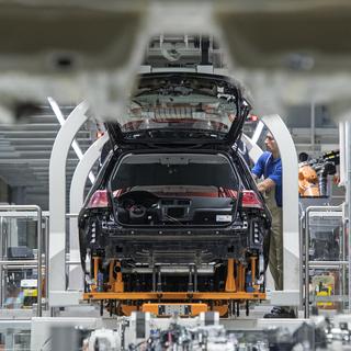 Chaine de production Volkswagen en Allemagne. [AP Photo/Keystone - Jens Meyer]