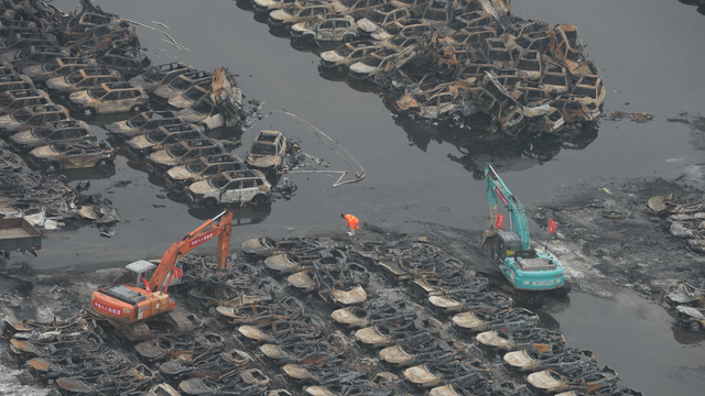 L'eau située près du site des explosions est fortement contaminée. [Xinhua/Yin Dongxun]