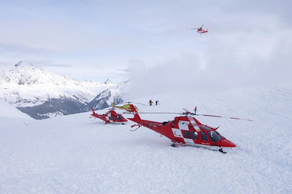 Avalanche avalanches montagne Alpes danger neige hélicoptère Rega [Keystone - Rega]