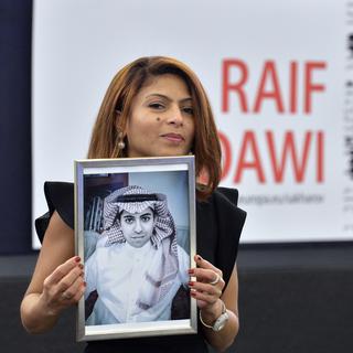Mercredi 16 décembre: Ensaf Haidar, l'épouse du blogueur saoudien emprisonné Raif Badawi, après la remise du Prix Sakharov décéerné à son mari par le Parlement européen de Strasbourg.