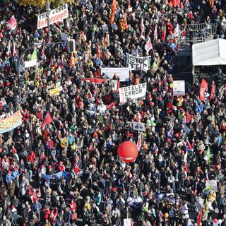 Entre 100'000 et 250'000 personnes ont manifesté contre l'accord TTIP à Berlin. [Fabrizio Bensch]