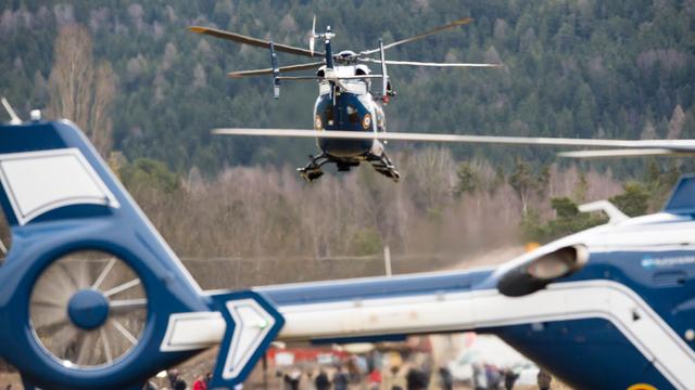 Les hélicoptères ont repris leurs opérations mercredi matin. [DPA/AFP - Peter Kneffel]