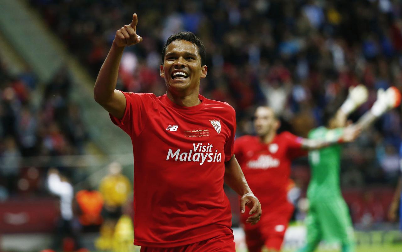 Carlos Bacca, le "match-winner" pour Séville, avec 2 buts. [REUTERS - Kai Pfaffenbach]