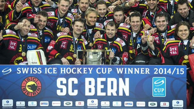 Qui se souvent encore que le CP Berne a remporté l'édition 2014-2015 de la Coupe de Suisse? [Keystone - Marcel Bieri]