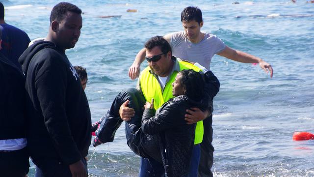 Les migrants arrivent sur l'île grecque de Rhodes. [Eurokinissi/AP/Keystone - Argiris Mantikos]