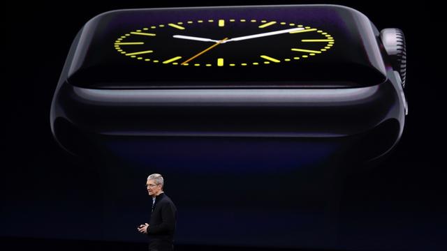 Le CEO d'Apple Tim Cook présente l'Apple Watch. [key - AP Photo/Eric Risberg]