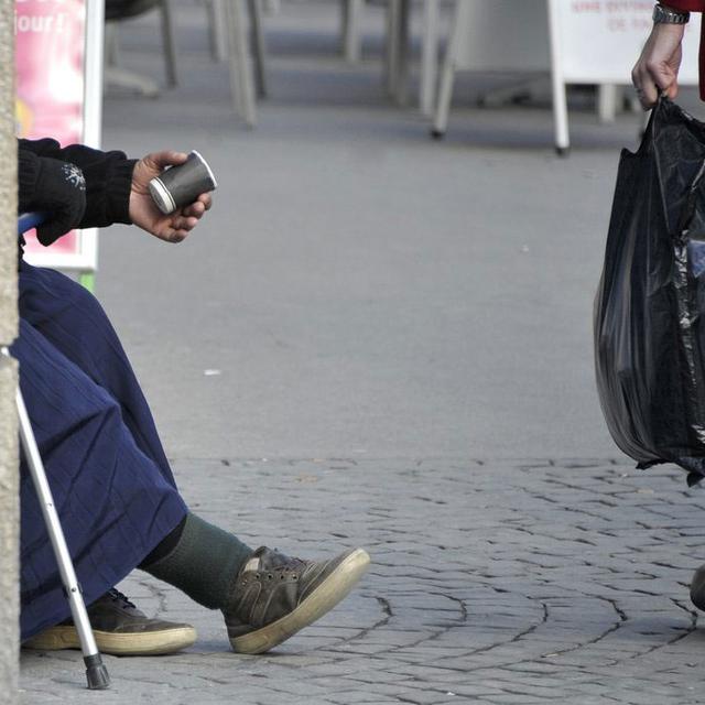 Mendiante rom dans les rues de Lausanne. [Dominic Favre]