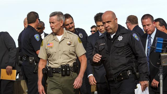 Le shérif et le chef de la police de San Bernardino avant la conférence de presse de jeudi.