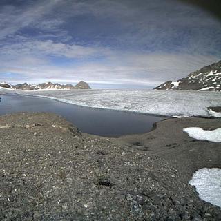 Le lac glaciaire de Faverges vu par une caméra de surveillance, mardi 28 juillet 2015.
