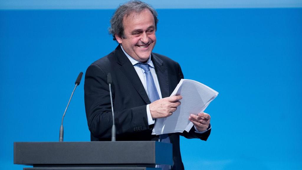 Réélu à la tête de l'UEFA, Platini a toutes les raisons d'avoir le sourire. [Keystone - Georg Hochmuth]