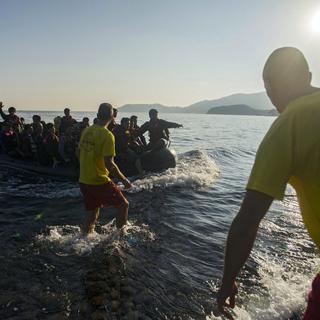 Des migrants arrivent sur l'île grecque de Lesbos [EPA/ZOLTAN BALOGH HUNGARY OUT]