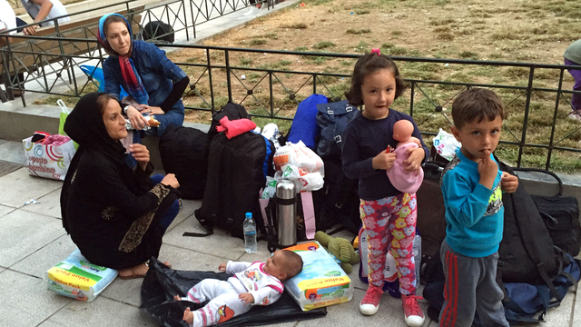 De nombreux migrants passent par Athènes en attendant de pouvoir poursuivre leur route vers d'autres pays d'Europe. [RTS - Nicolas Vuliter]