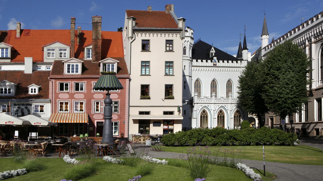 La Lettonie demeure un Etat méconnu de la plupart des Européens, ici le Sqaure Livu de la capitale Riga. [Manuel Cohen]