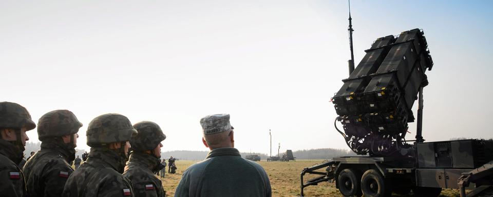 Bientôt des soldats ukrainiens formés par les Etats-Unis. Ici un exercice de l'armée américaine devant un misile patriot en Pologne. [REUTERS - Franciszek Mazur]