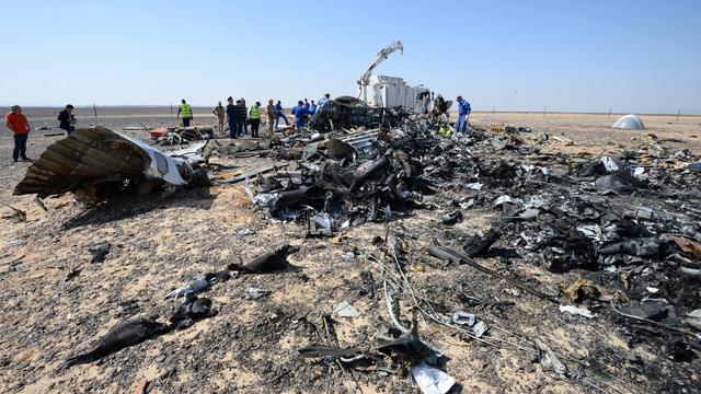 Les débris de l'avion dans le Sinaï. [Ministère russe des Situations d'urgence]