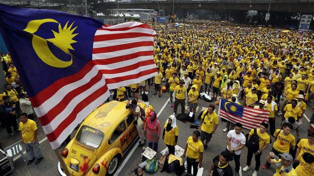 Le ralliement "Bersih", du nom de l'alliance d'ONG militant pour les droits de l'homme en Malaisie, a rassemblé des milliers de personnes à Kuala Lumpur. [EPA/RITCHIE B.TONGO]