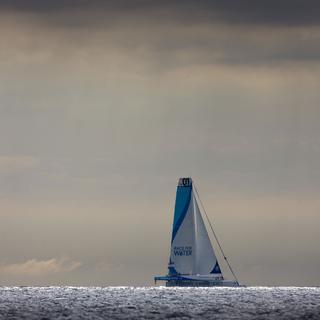 Le trimaran du skipper Stève Ravussin, parti de Bordeaux le 15 mars 2015, pour 300 jours de navigation pour la "Race For Water Odyssey". [raceforwater.com - Mark Lloyd]