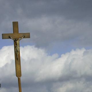 Eglise catholique religion catholicisme croix encens messe catholicisme [AP Photo/Keystone - Matthias Rietschel]