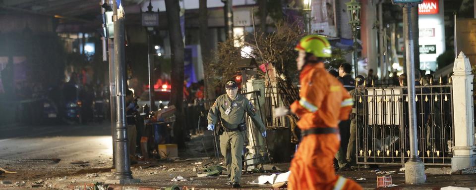 La bombe a explosé dans une zone commerciale très fréquentée par les touristes et les locaux. [AP Photo/Keystone - Sackchai lalit]