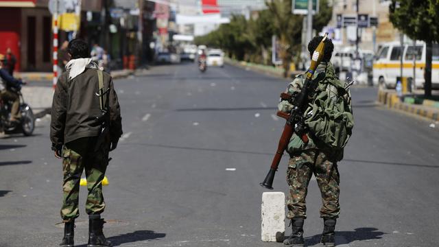 Checkpoint devant le palais présidentiel à Sanaa. [Khaled Abdullah Ali Al Mahdi]