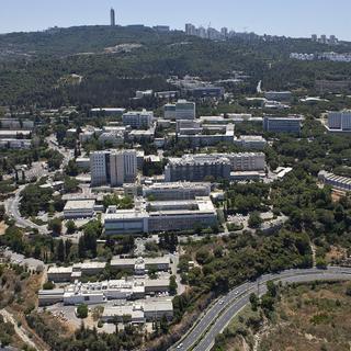 Le campus de l'Institut israélien de Technologie, le Technion, sur le versant du Mont Carmel à Haïfa. [CC-BY-SA]