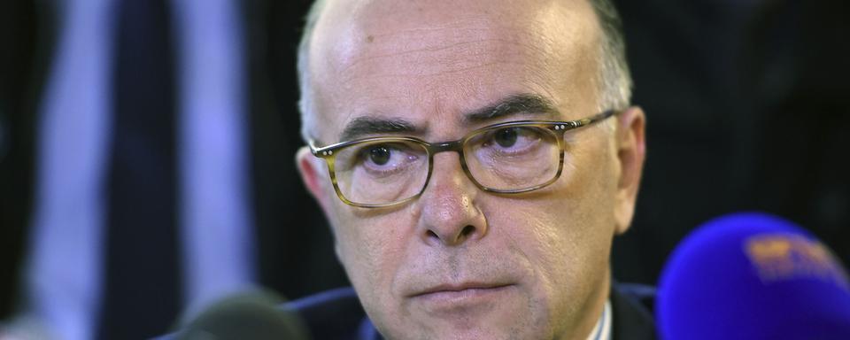 Bernard Cazeneuve mardi devant la presse à Seyne. [AFP - Boris Horvat]