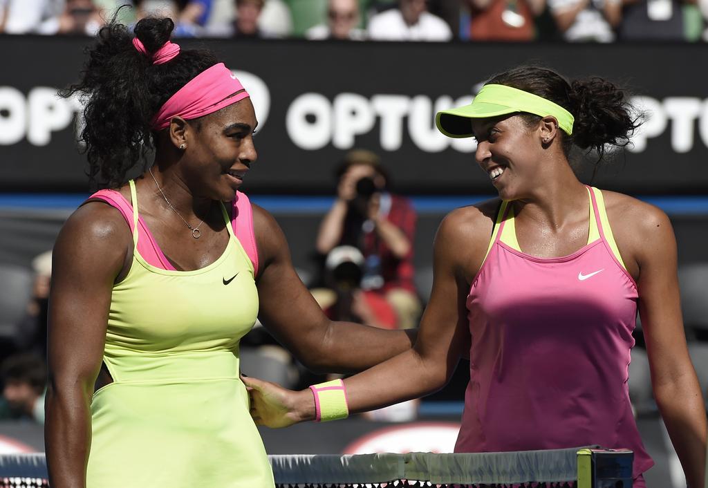 Serena félicite Madison Keys, une joueuse dont en reparlera. [KEYSTONE - Andy Brownbill]